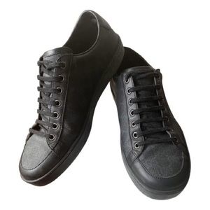 Gucci Sneakers leather Gently worn sneakers has its original box